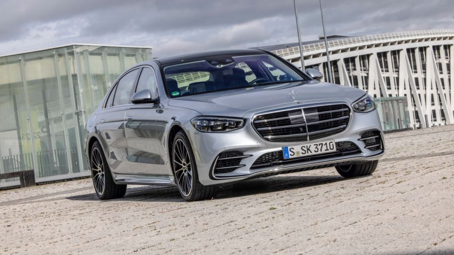 Is the 2023 Mercedes-Benz S500 a better can than the 2023 Genesis G90?