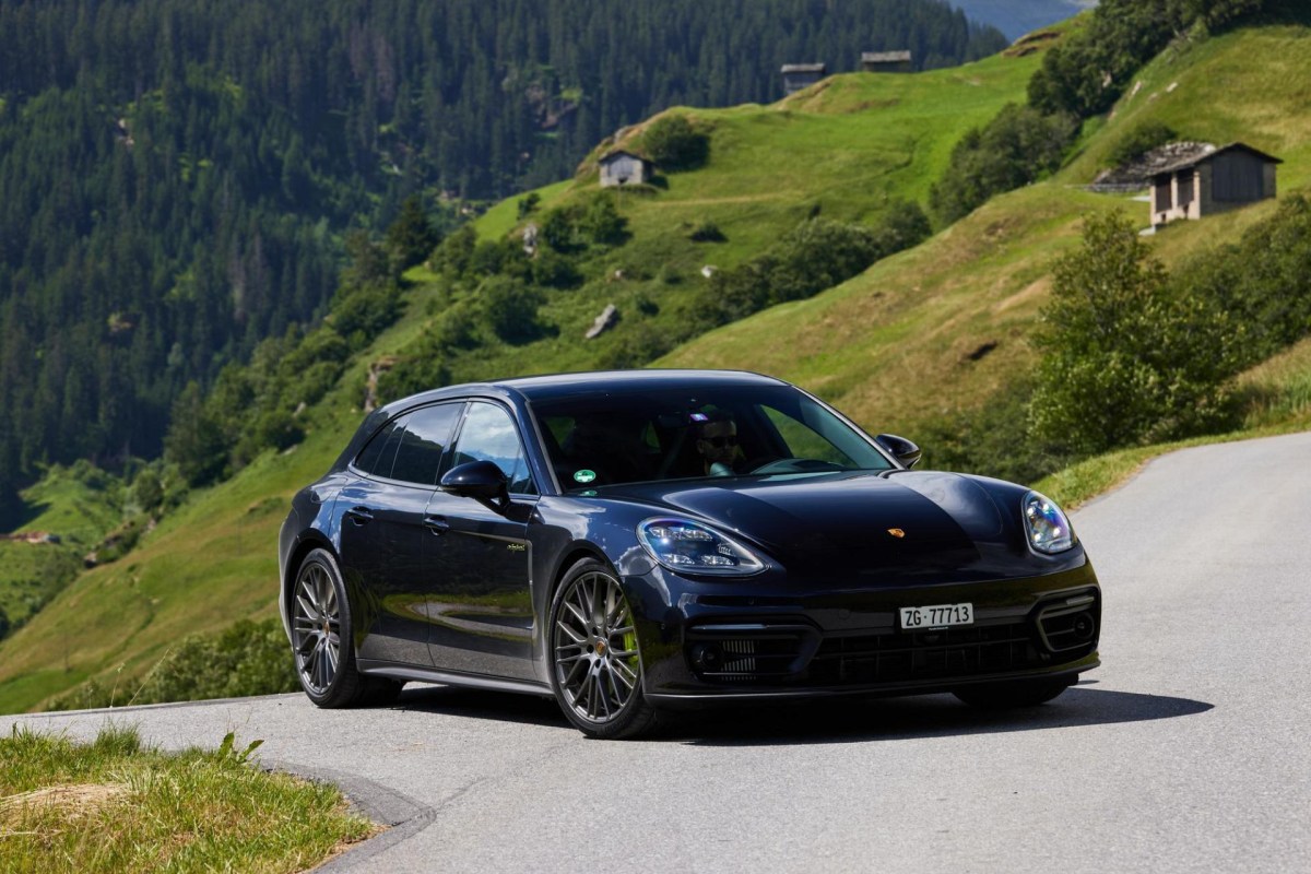 Porsche Panamera e-hybrid wagon is the best-handling hybrid car