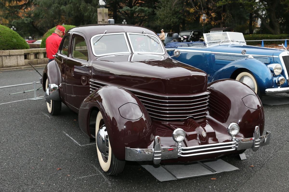The 1936 Cord 810 was the first car to feature pop-up headlights 