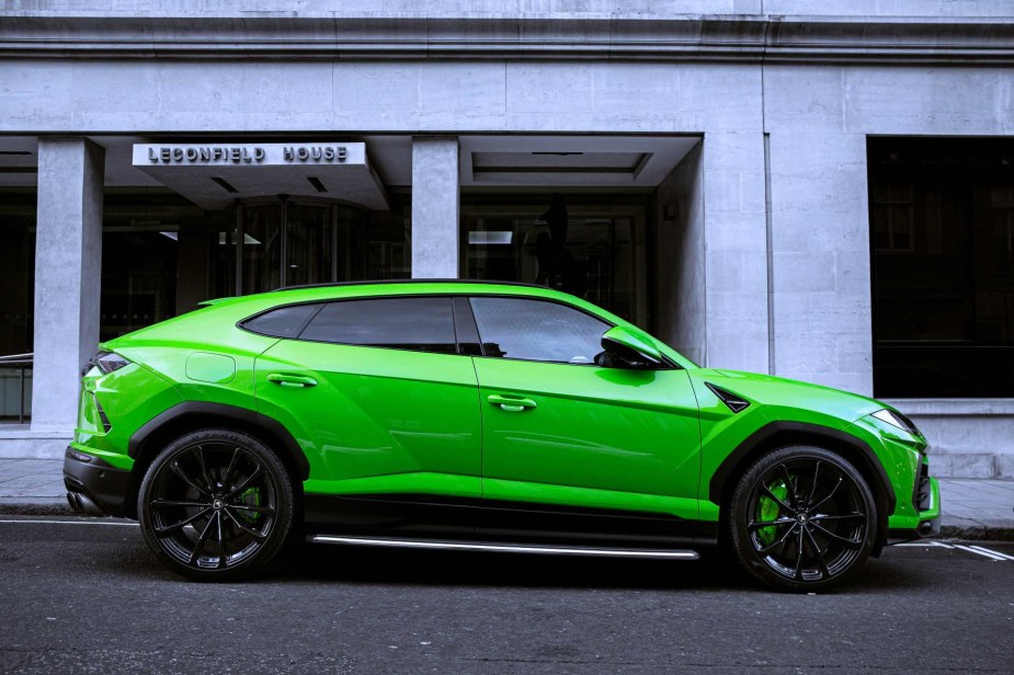 A green Lamborghini Urus 