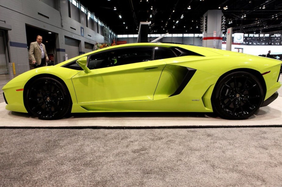 Lamborghini Aventador side