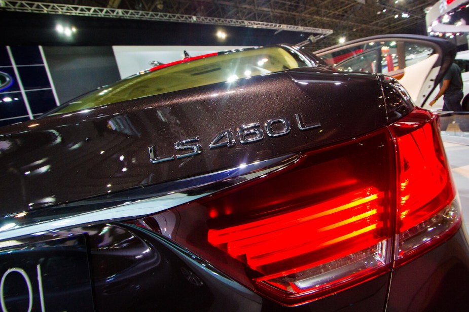 Lexus LS 450L badge