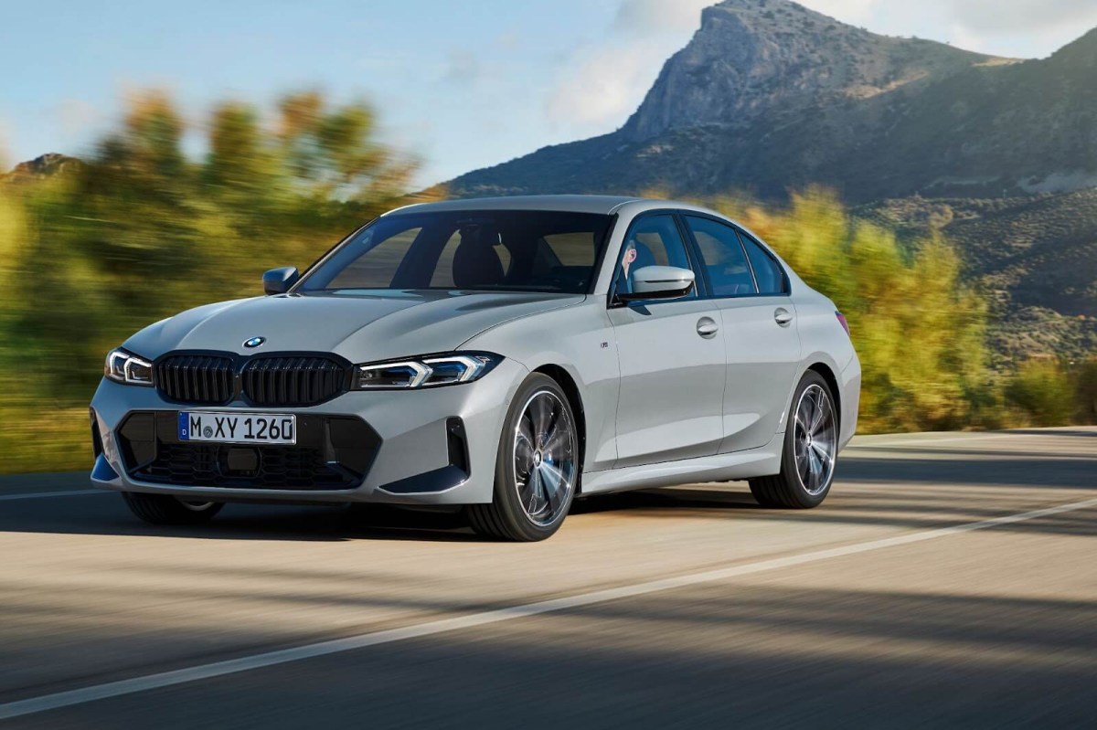 The BMW 330e hybrid M Sport is quicker than the 2023 Acura Integra