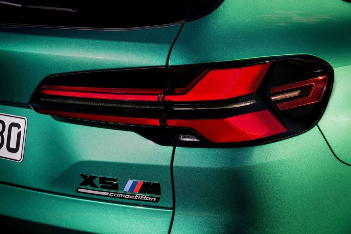 The M Performance colors on a BMW X5 M