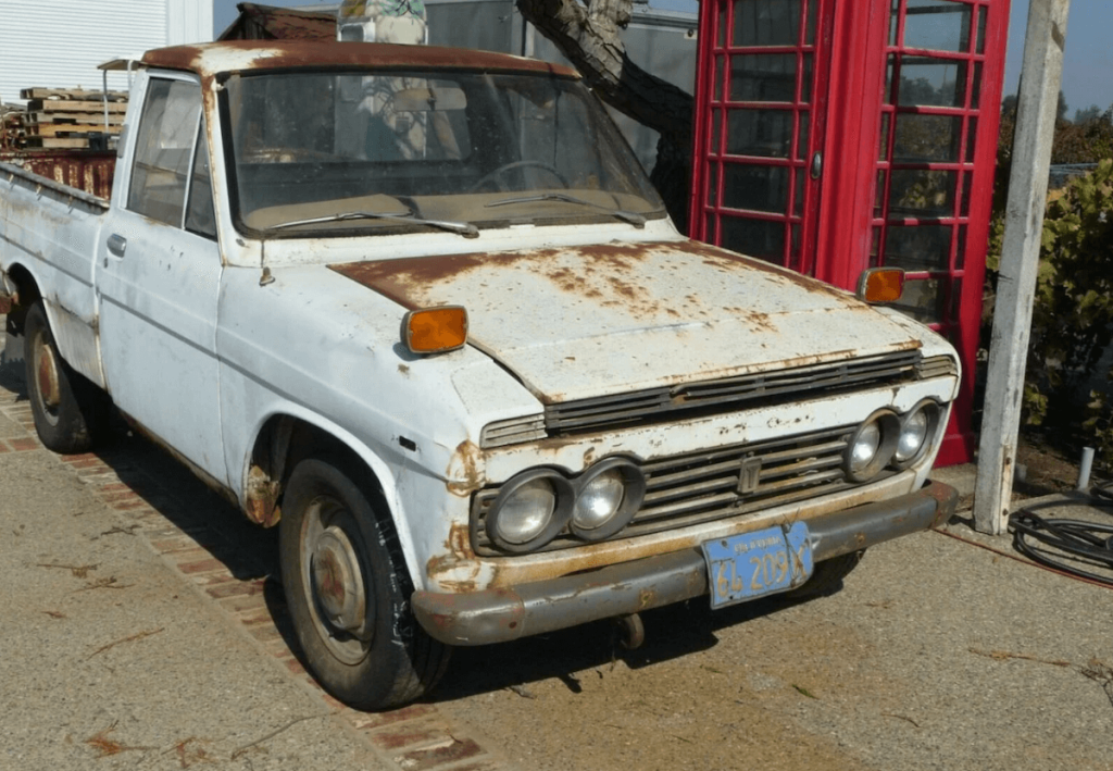 Toyota Hilux barn find with surface rust 