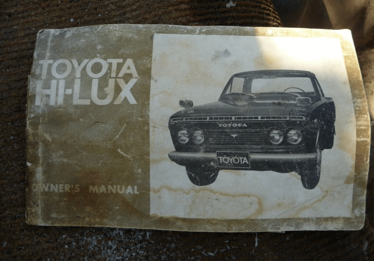 Toyota Hilux owners manual
