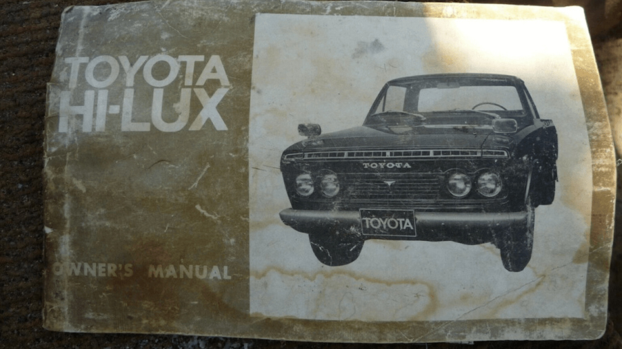 Toyota Hilux owners manual