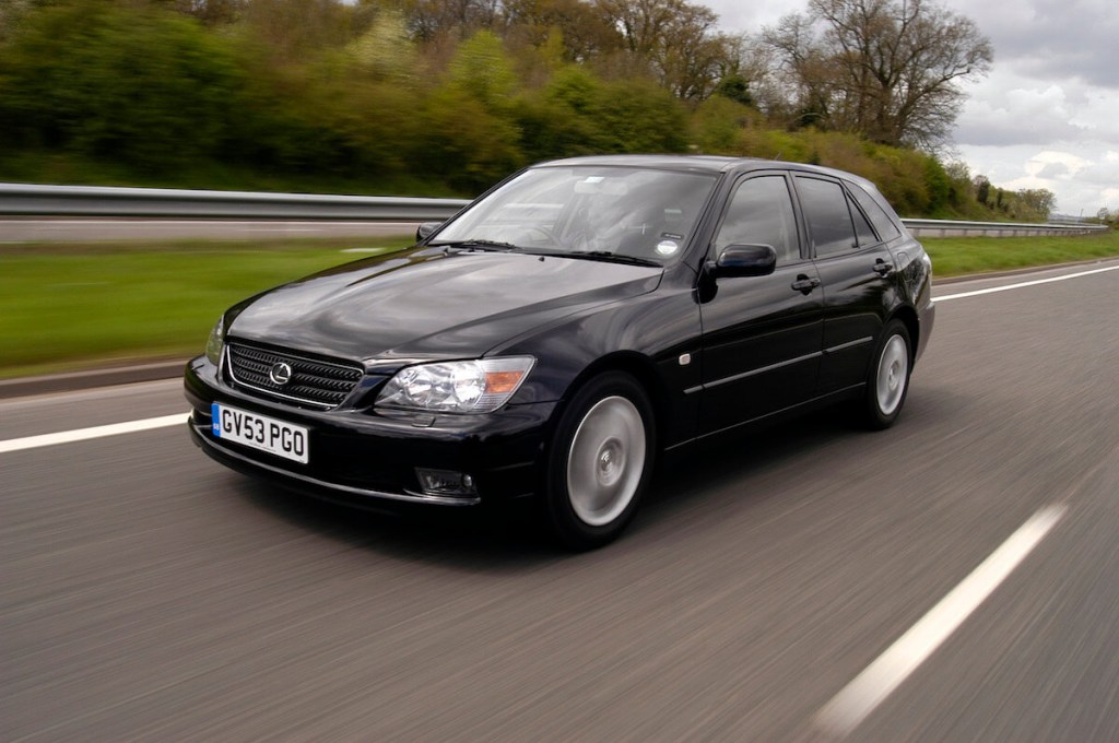 A front view of the 2003 Lexus IS 300 SportCross