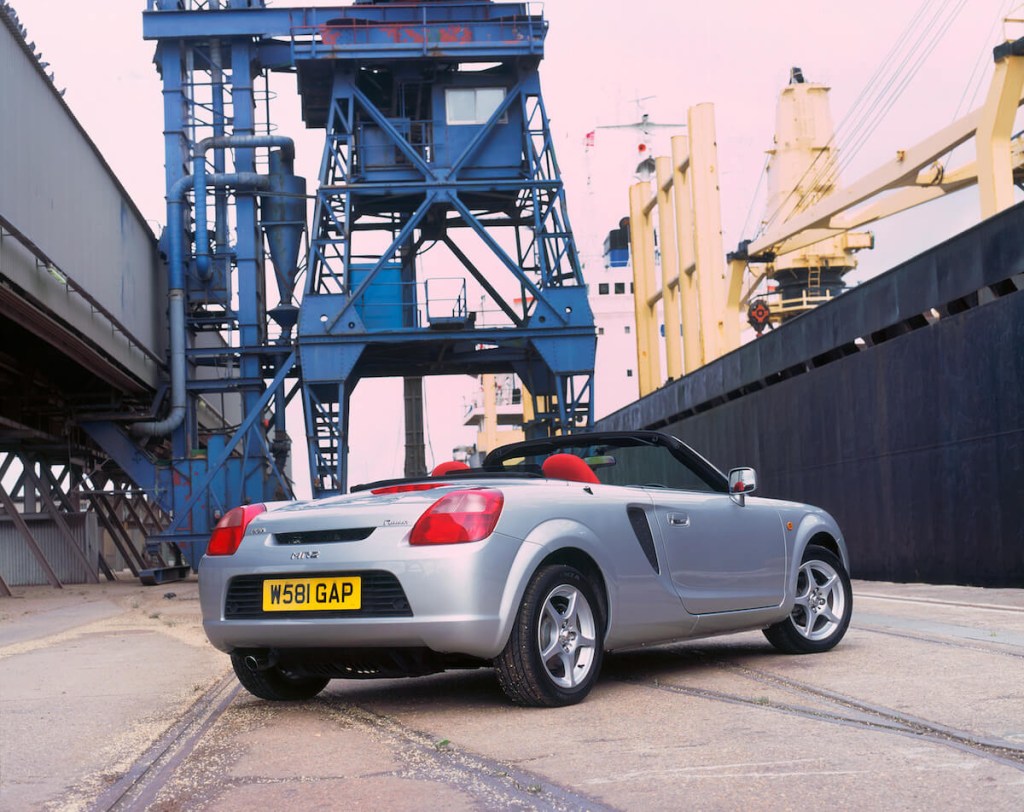2004 Toyota MR2 silver
