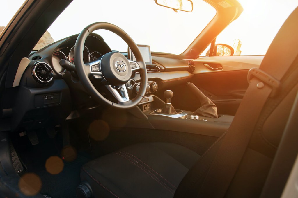 2017 Mazda MX-5 interior