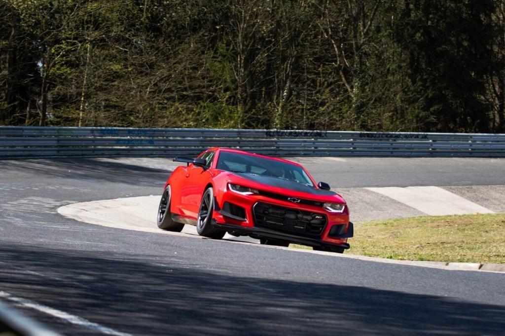 A bright red Chevrolet Camaro ZL1 1LE smashes fastest production car records at the Nürburgring.