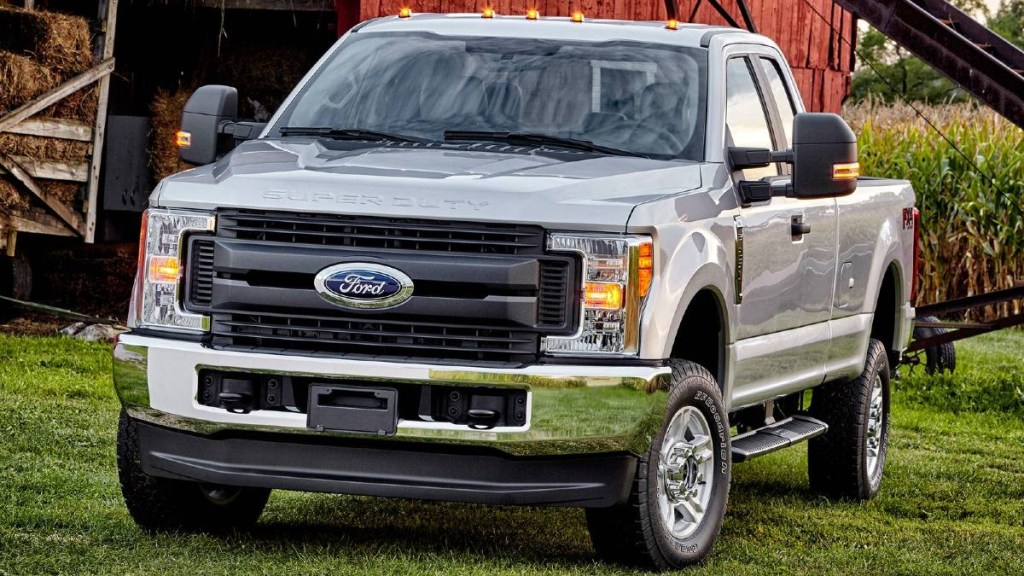 2019 Ford F-350 Super Duty Parked in Front of a Barn