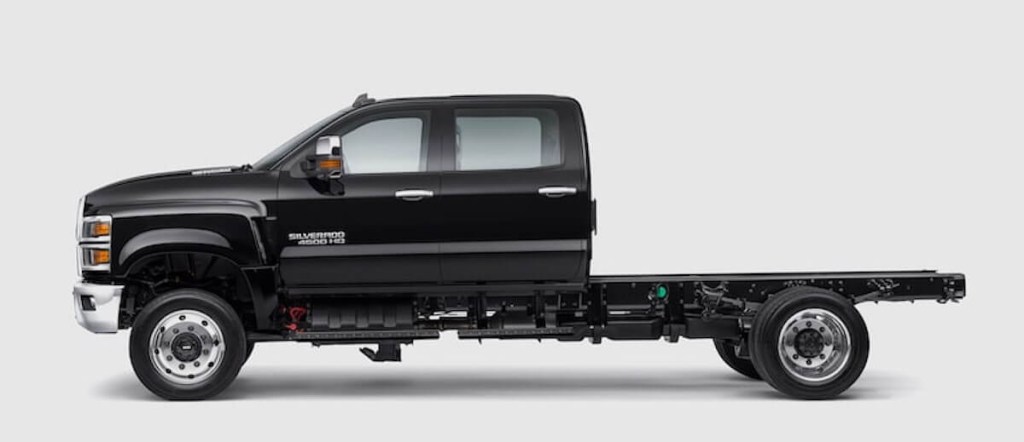 2022 Chevrolet Silverado HD 4500 chassis cab side view
