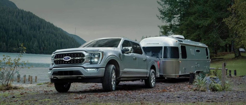 Which 2023 Ford F-150 engine is best for towing?