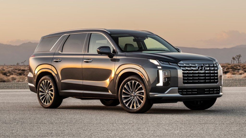 The 2023 Hyundai Palisade parked at dusk