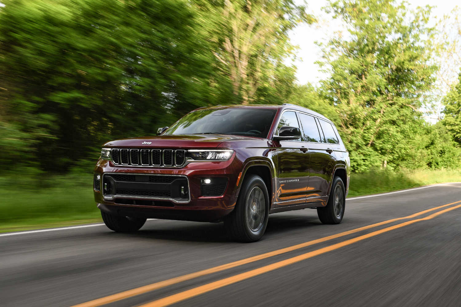 A 2023 Jeep Grand Cherokee L in motion