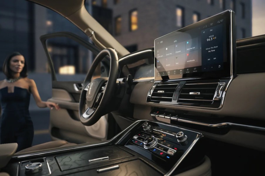 2023 Lincoln Navigator infotainment system