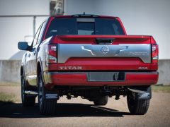 Would a Mid-Gate Improve the Nissan Titan?