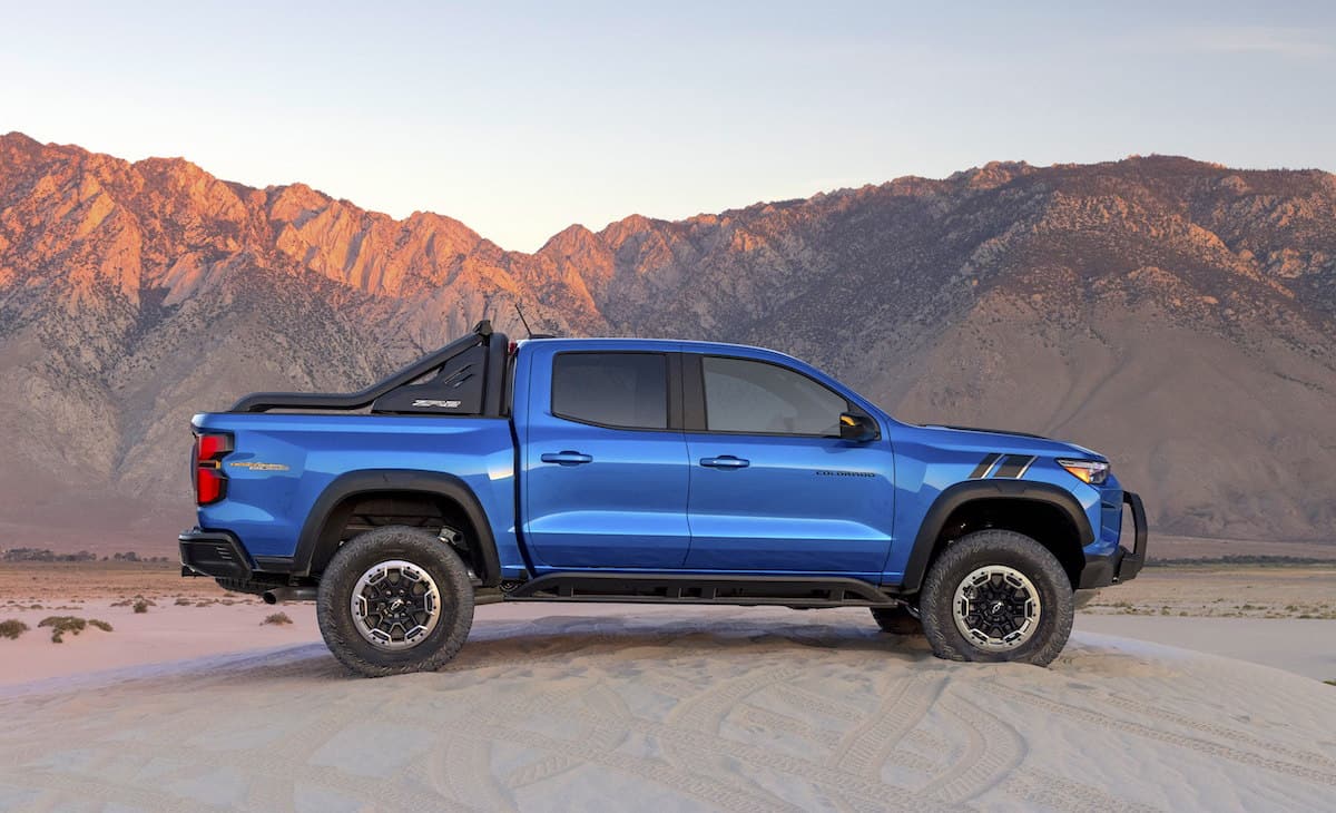The side view of a blue 2023 Chevy Colorado ZR2 Desert Boss