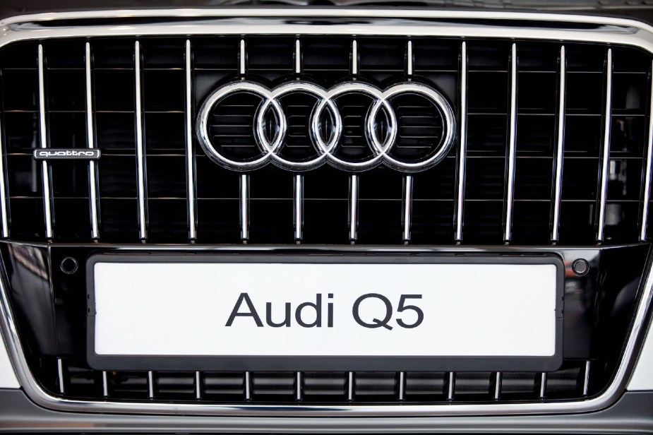 Audi Q5 front grille 