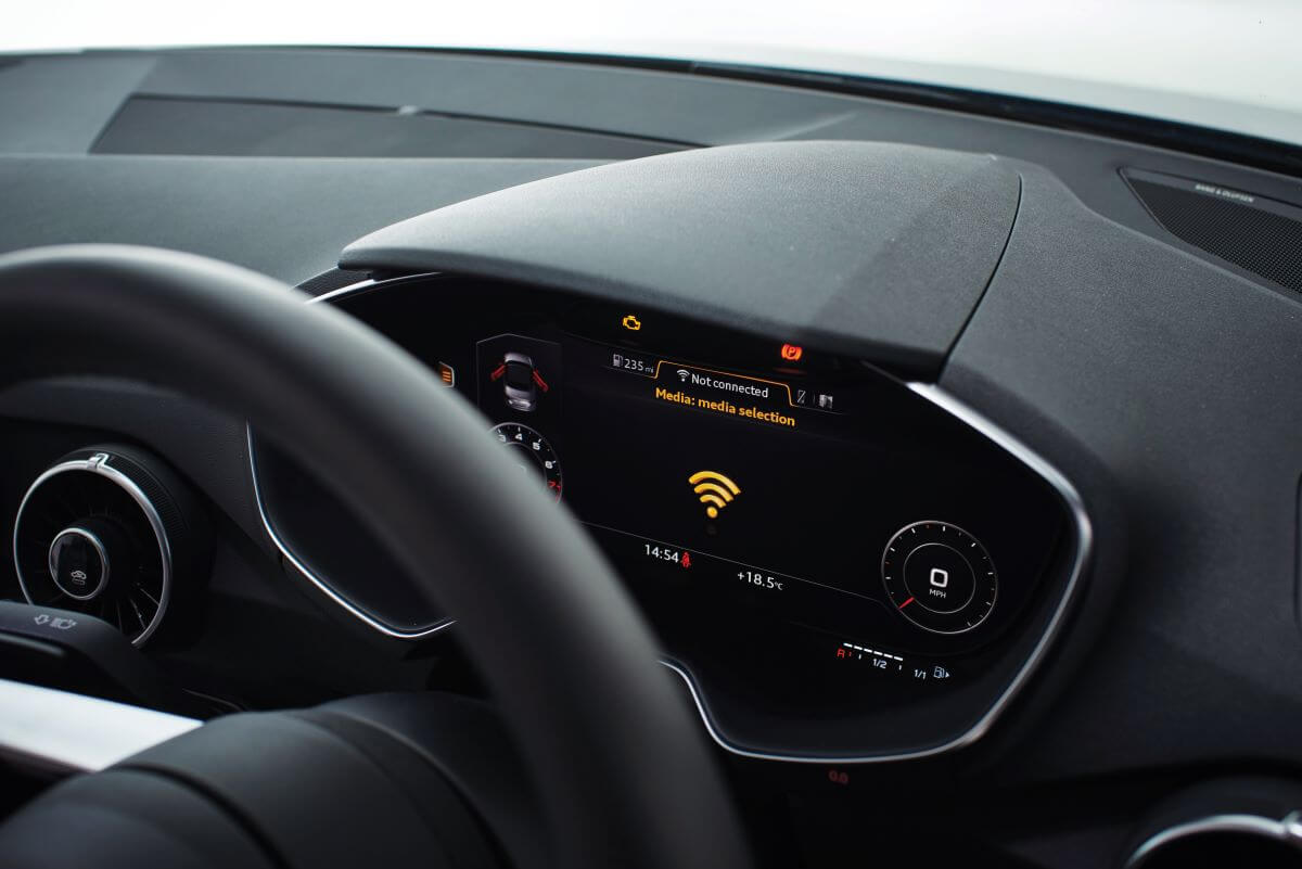 A connection problem with the driver's display screen inside an Audi TT sports car coupe convertible model