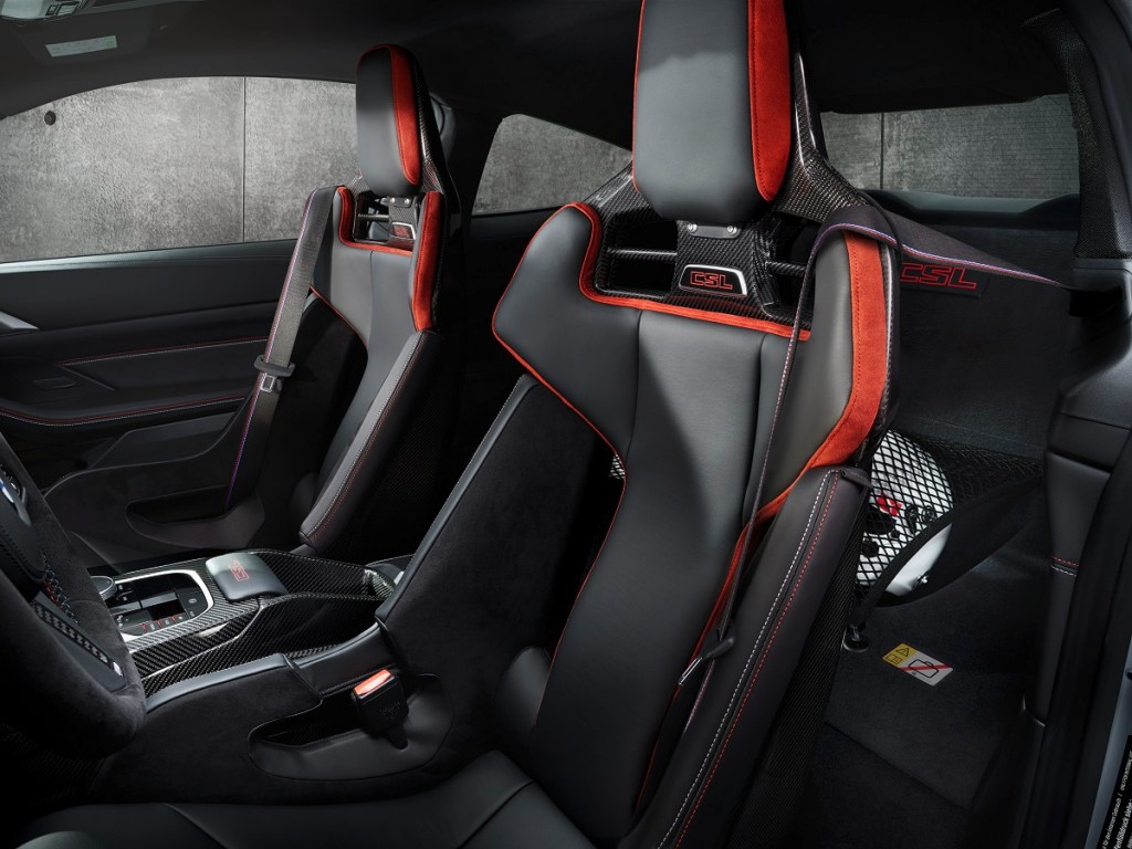 The interior of the M4 CSL shows cutaway seats