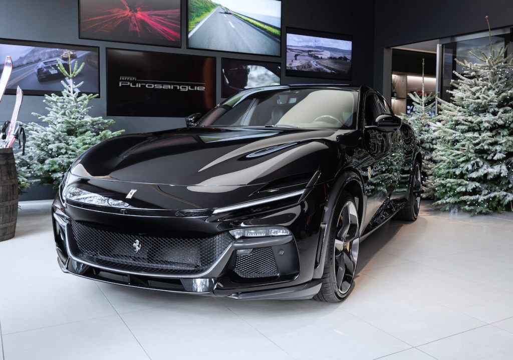 Ferrari Purosangue black