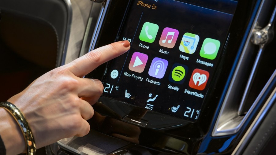 A screen showing AppleCArPlay in a car