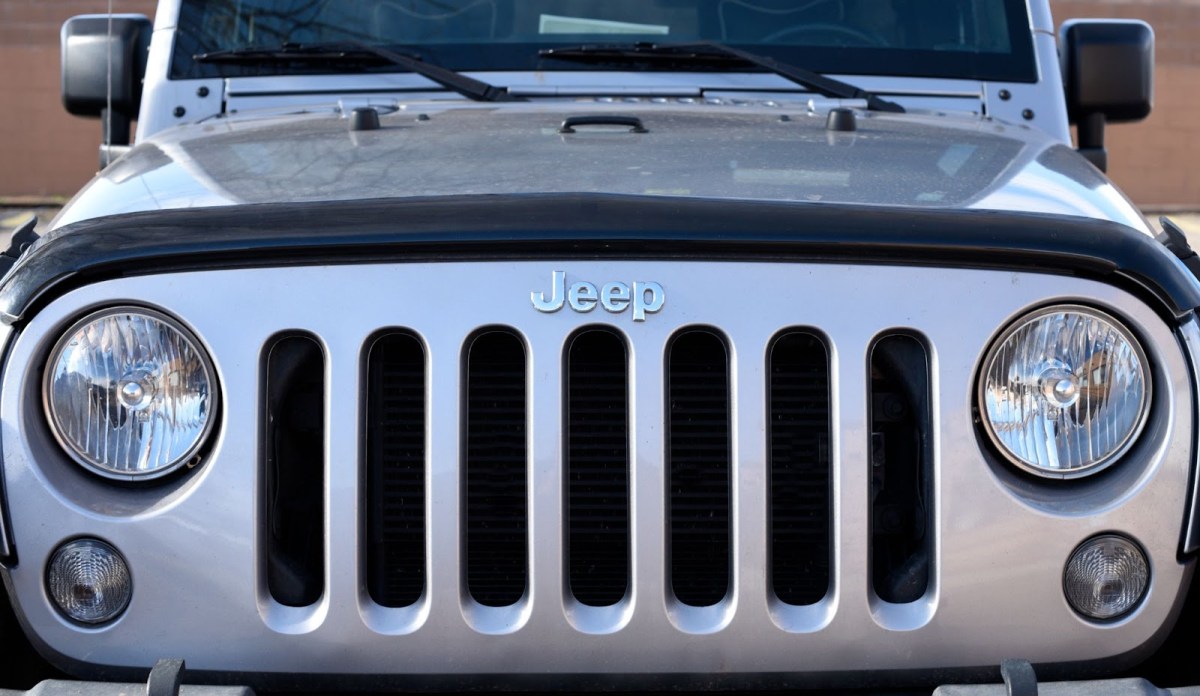 These Jeep headlights have been restored to look like new