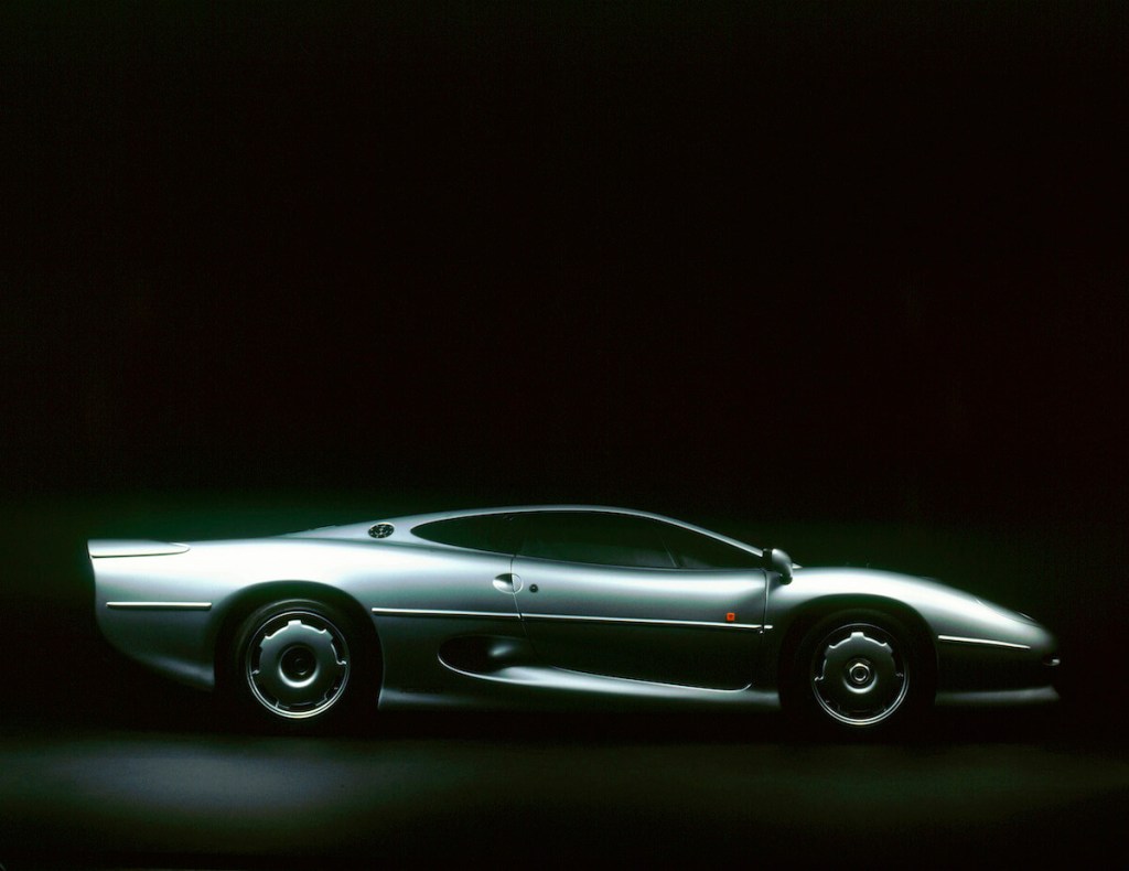 Jaguar XJ220 studio