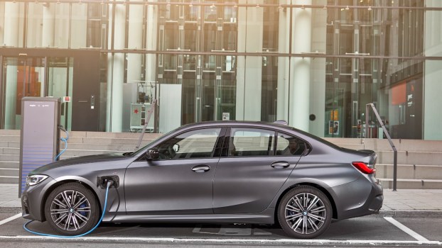 Compare Plug-in Hybrid Versatility and EV Performance with the BMW 330e and BMW i4