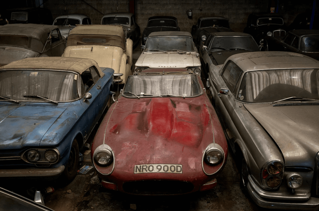 A photo of a small selection of vintage cars from the Palmen barn find collection.