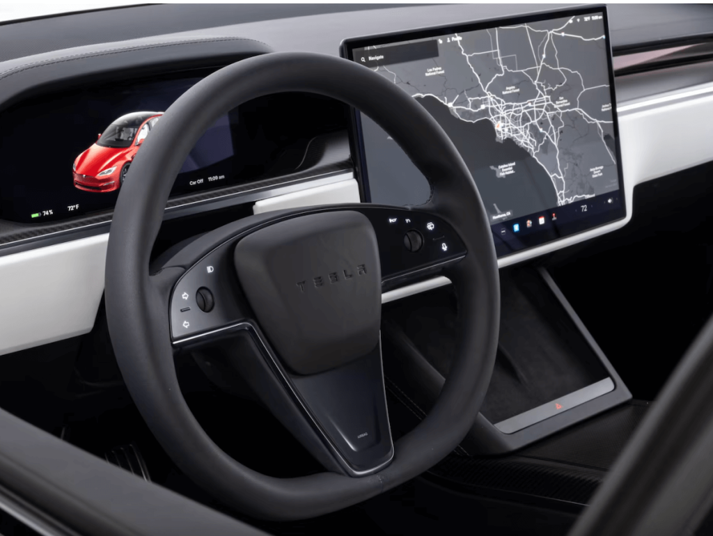 Tesla round steering 