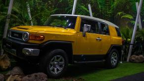 The Toyota FJ Cruiser models are built for the outdoors, and this yellow model puts that on display while at the International Motor Show Bogota 2018