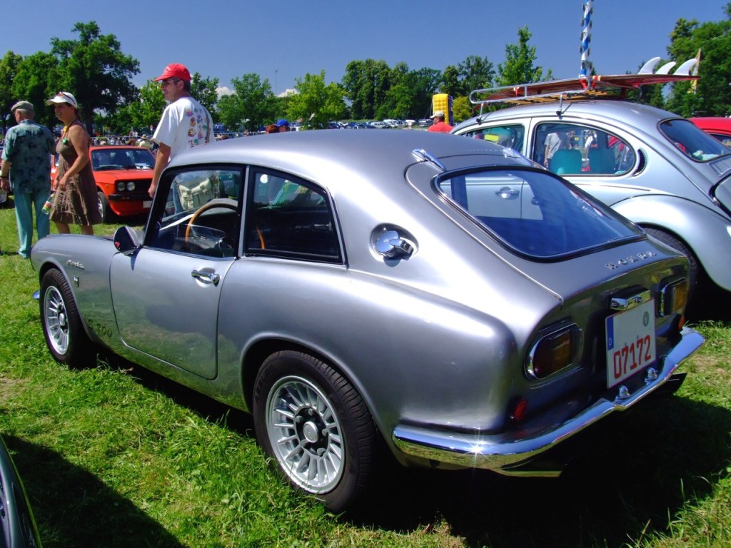 A rear view of the Honda S800 in silver.