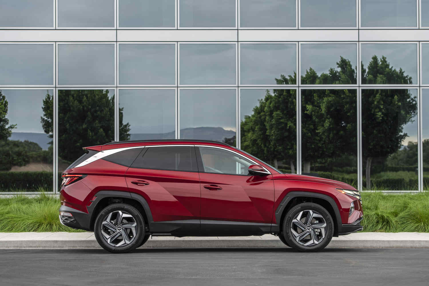 The most common 2022 Hyundai Tucson problems impact this SUVs electrical system