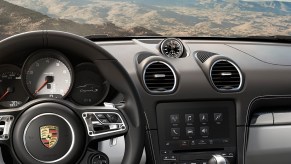 The interior of the Cayman showing the Sport Chrono lap timer