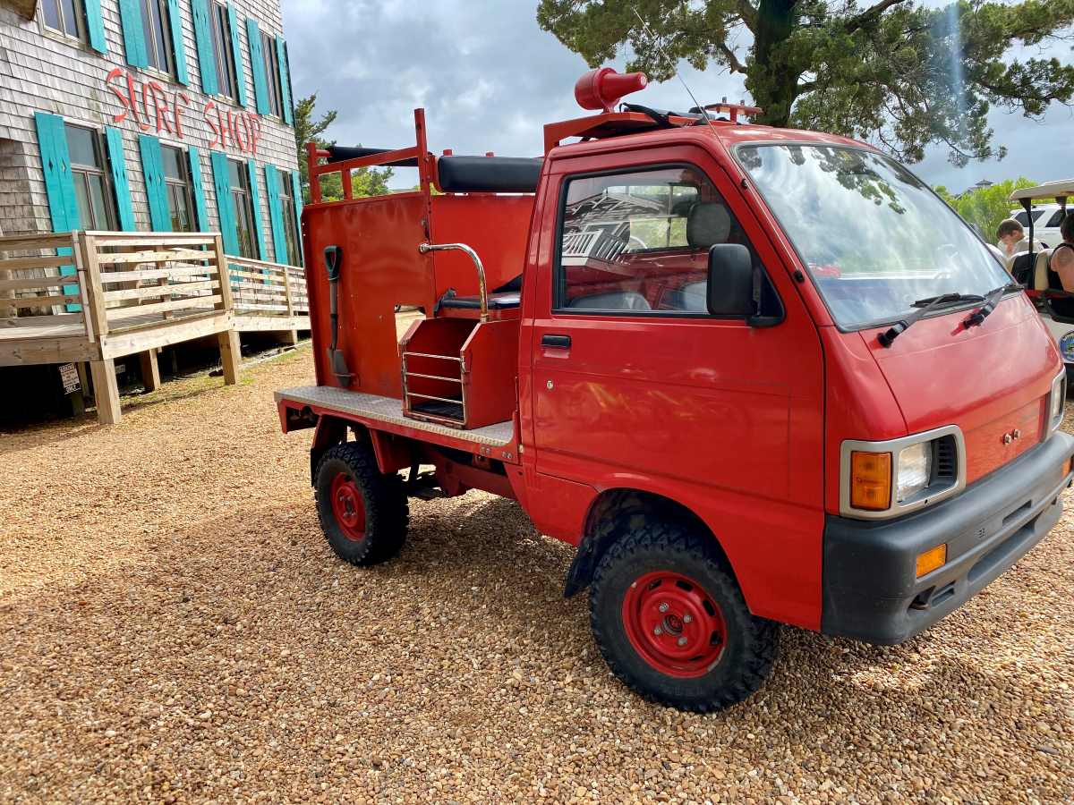 Would you like this old Japanese minitruck?
