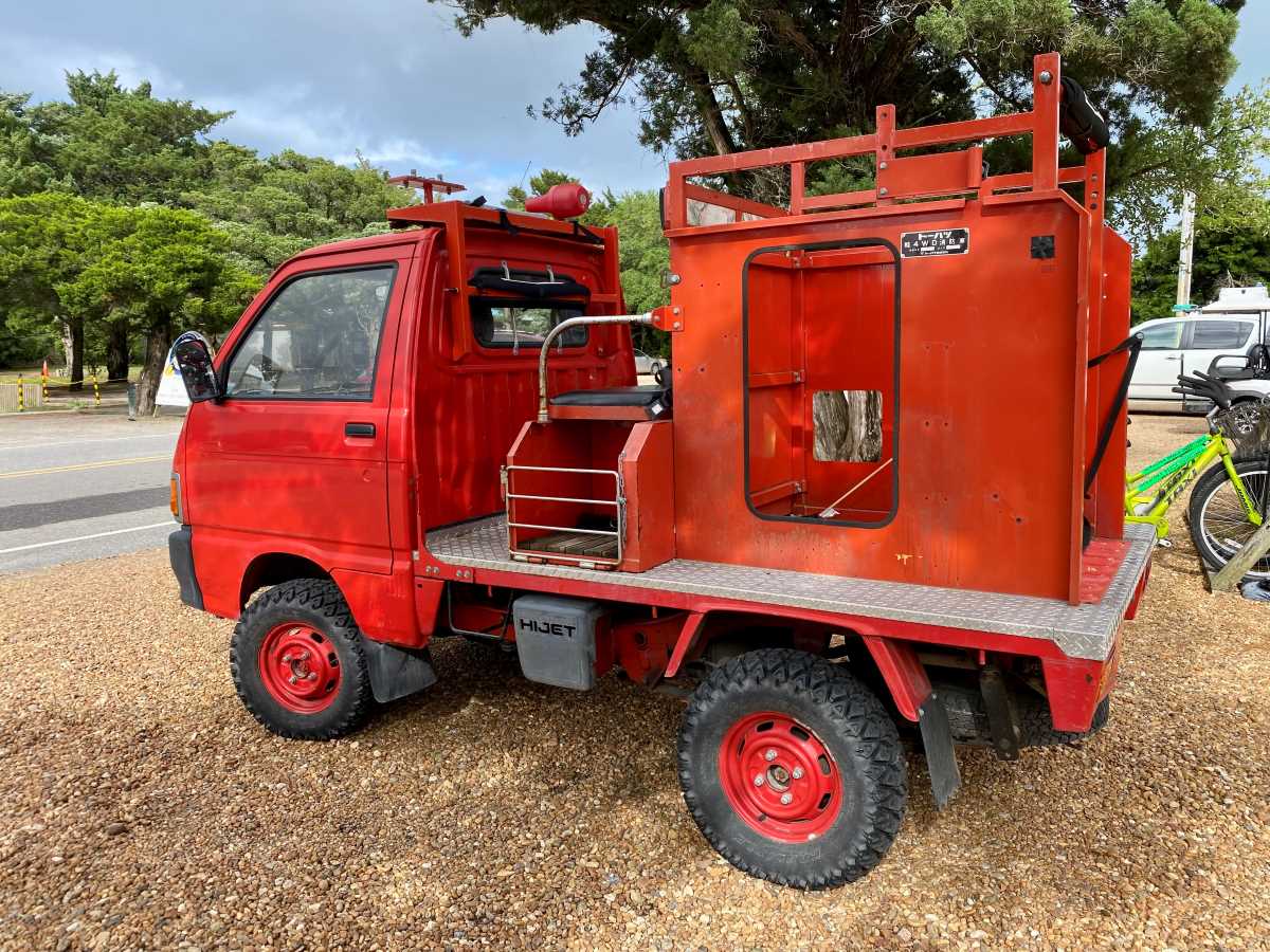What is this old Japanese minitruck?