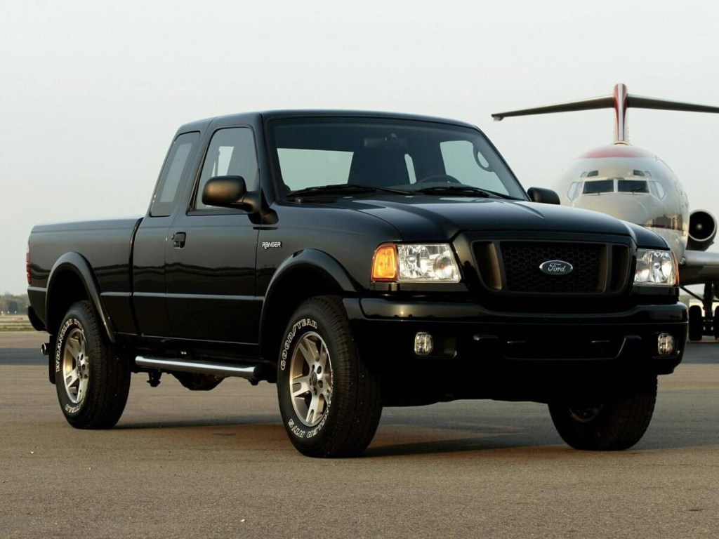 Black 2004 Ford Ranger