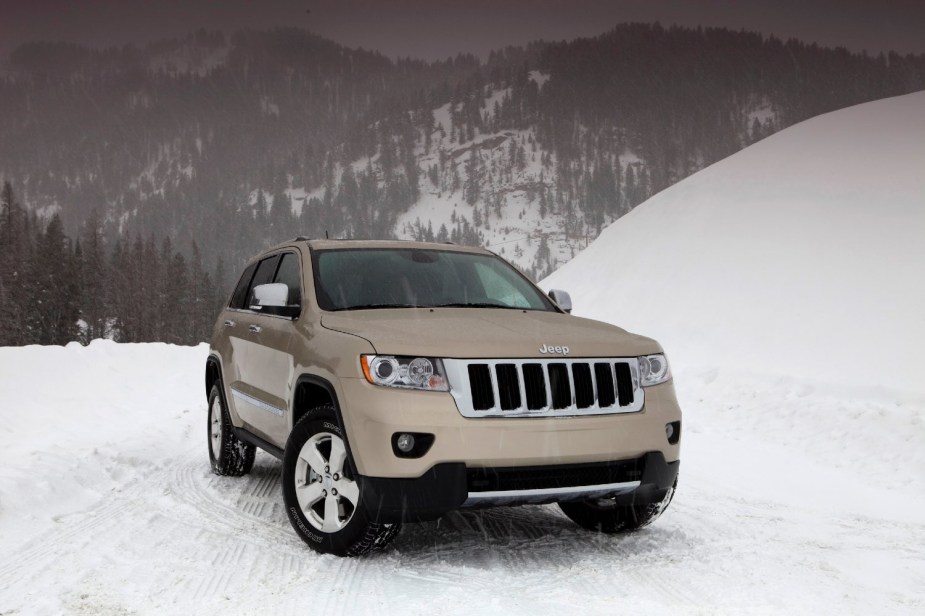 2011 Jeep Grand Cherokee in snow 