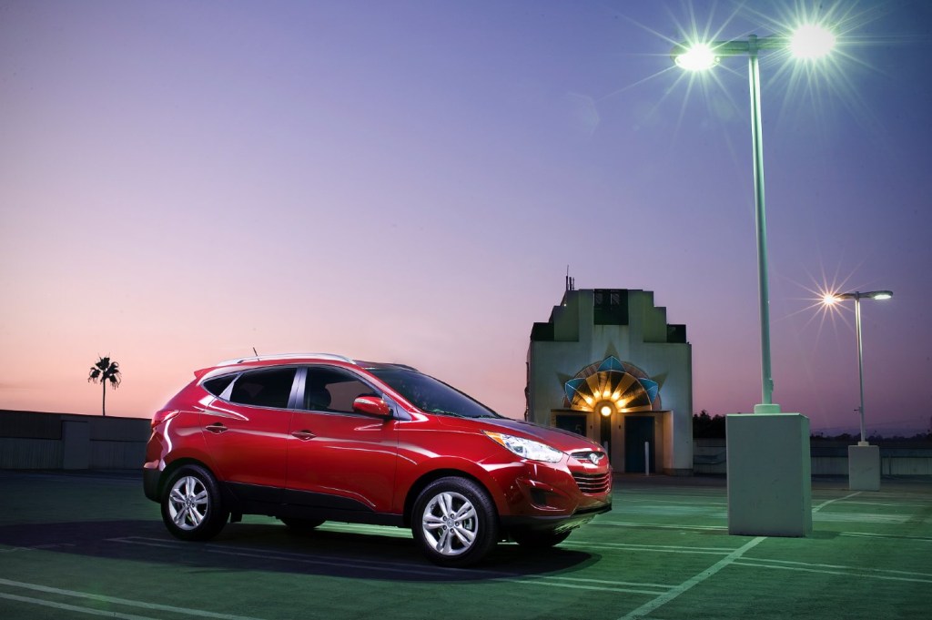 2012 Hyundai Tucson in red