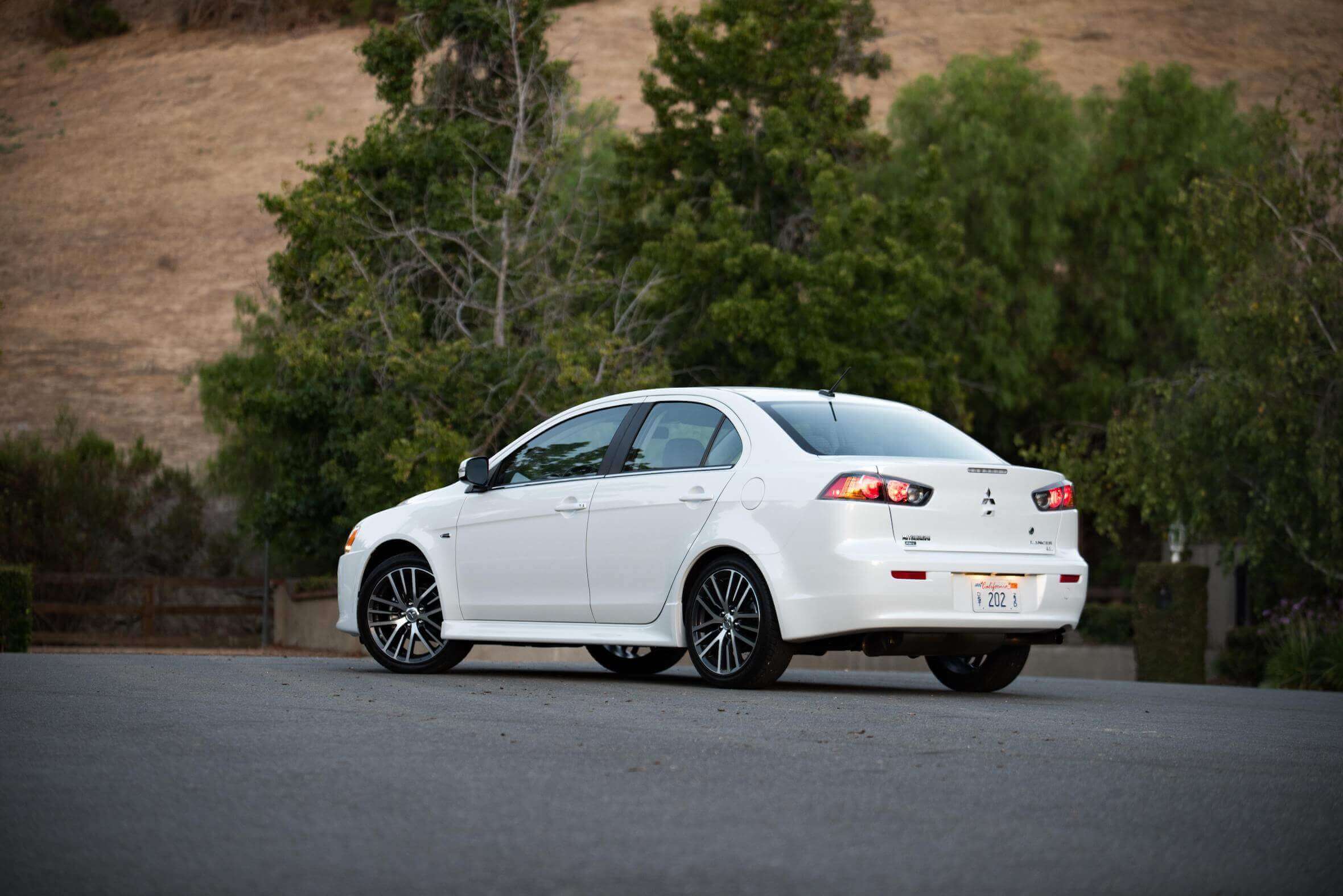 A white Mitsubishi Lancer is a cheap fun winter car
