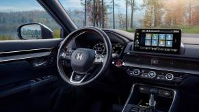2023 Honda CR-V dashboard controls.