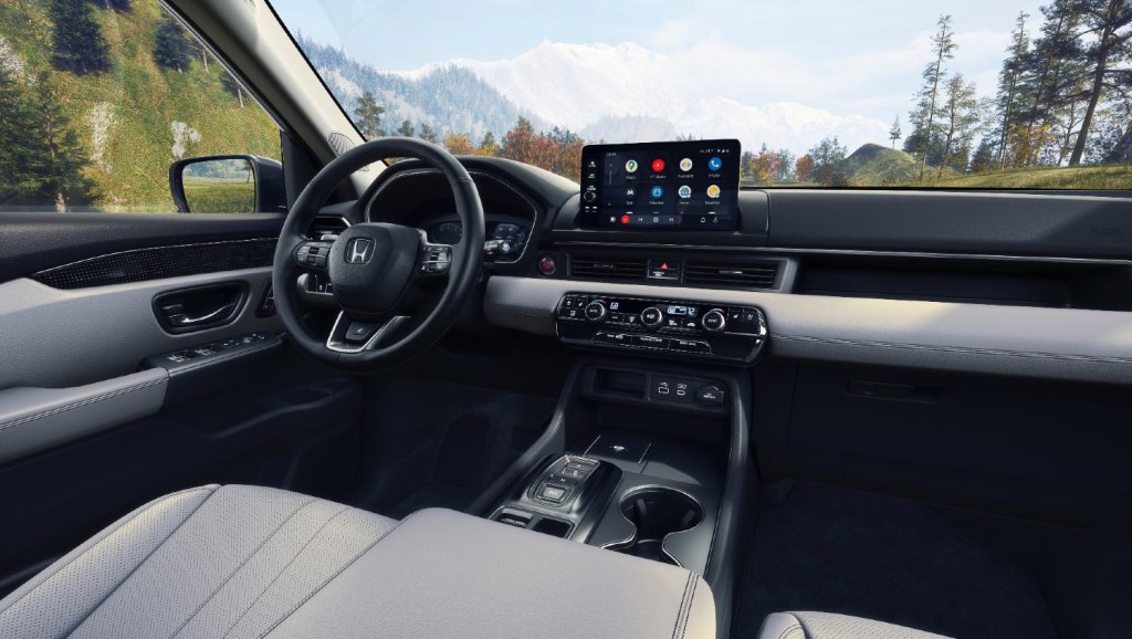 2023 Honda Pilot interior