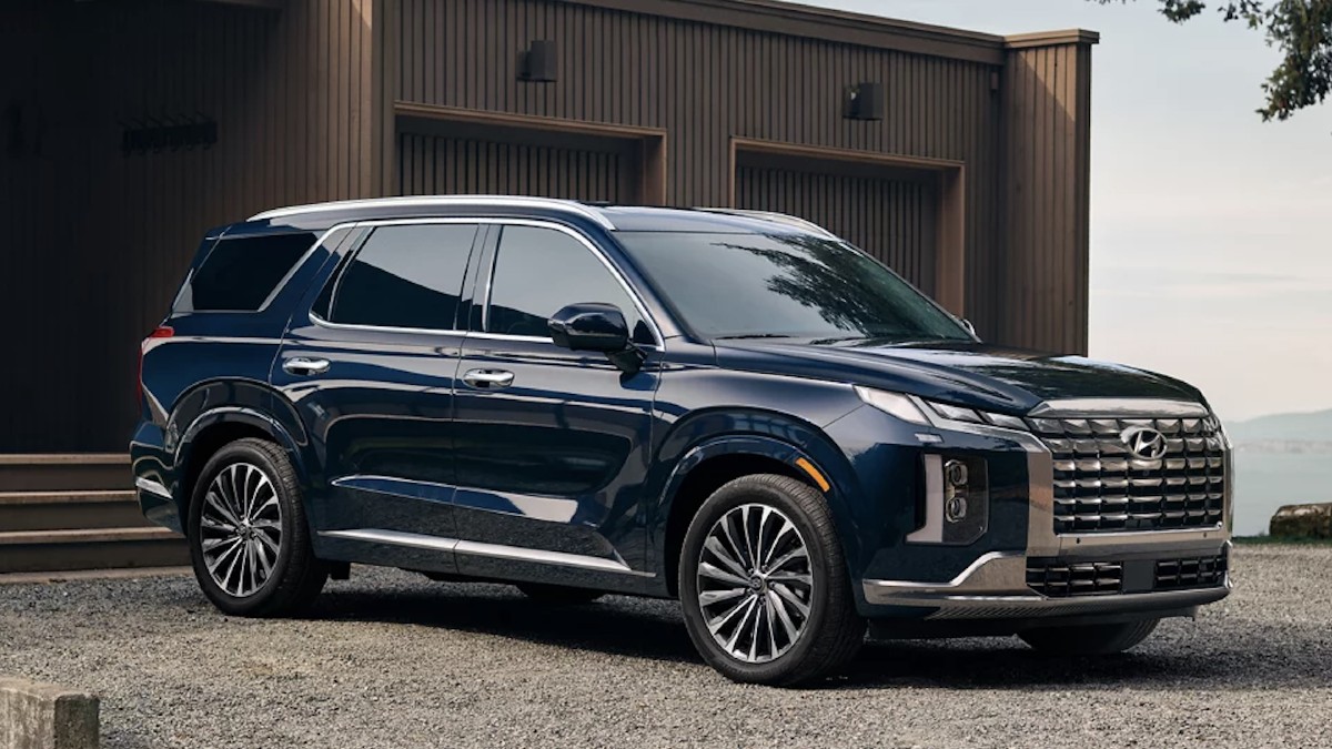 The 2023 Hyundai Palisade is easy to mistake for a luxury SUV