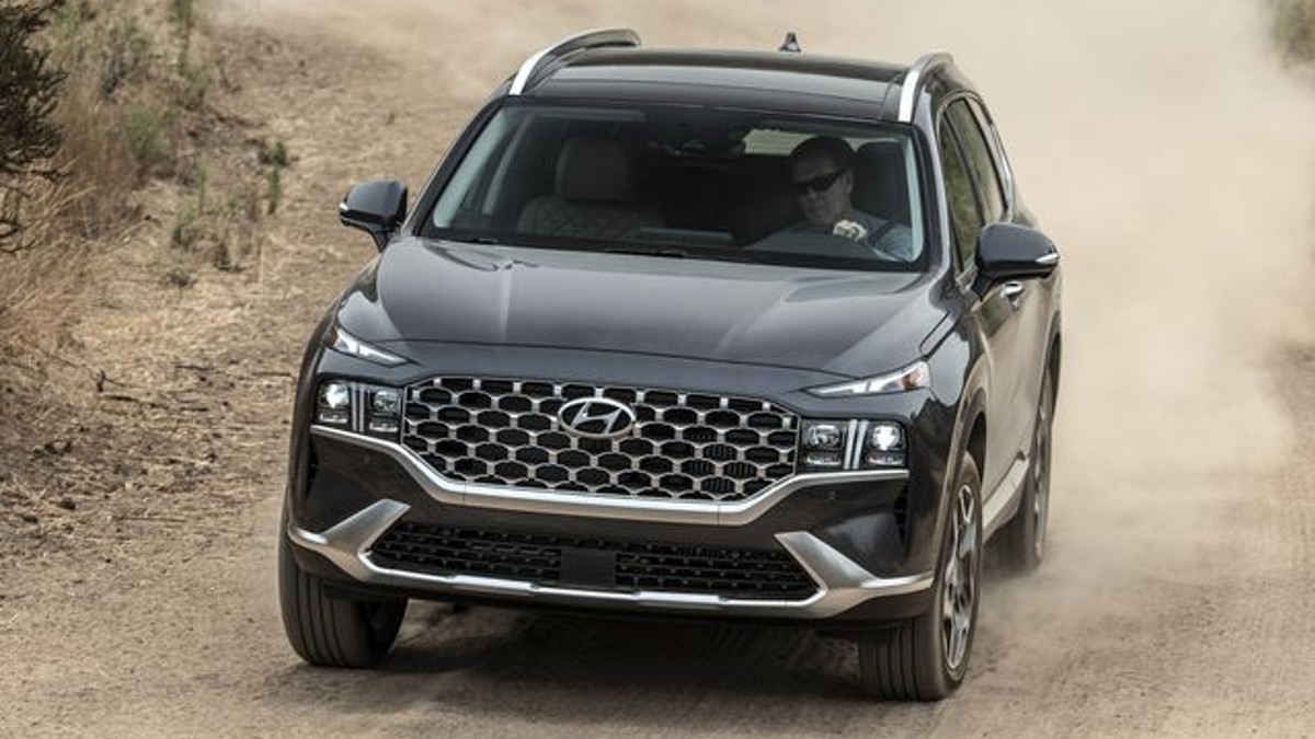 Most reliable Hyundai model: Hyundai Santa Fe on a dirt trail