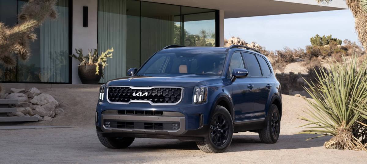 The Kia Telluride Isn't Worried the About Toyota Grand Highlander