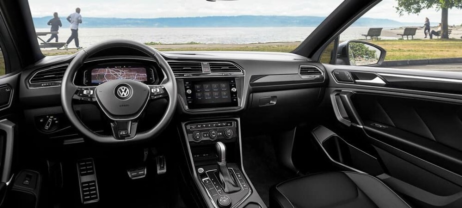 2023 Volkswagen Tiguan interior dash 