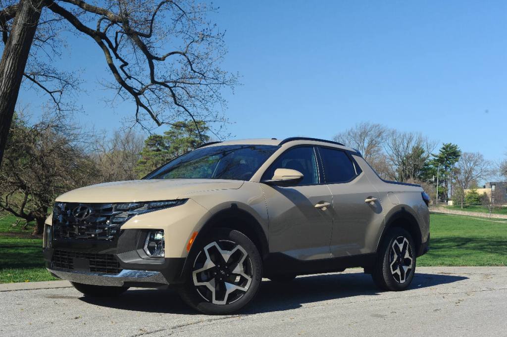 How Much Does a Fully Loaded 2023 Hyundai Santa Cruz Cost?